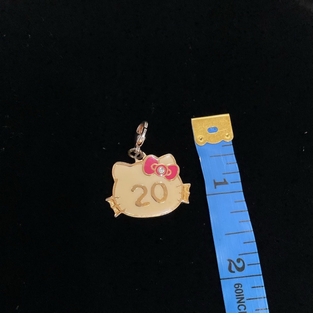 HELLO KITTY NUMBER TWENTY CHARM - Picture 3 of 3